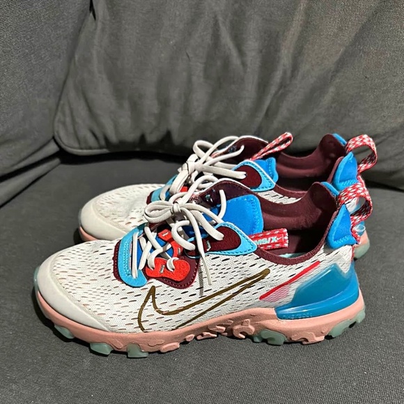 Nike Visión React